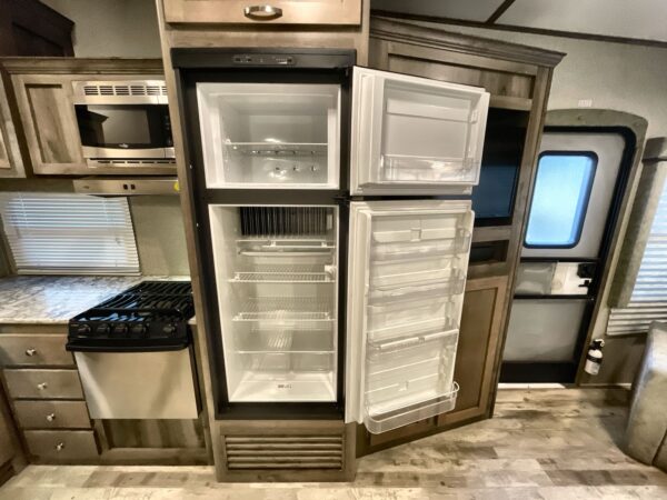 2018 KEYSTONE SPRINTER CAMPFIRE 26FWRL,