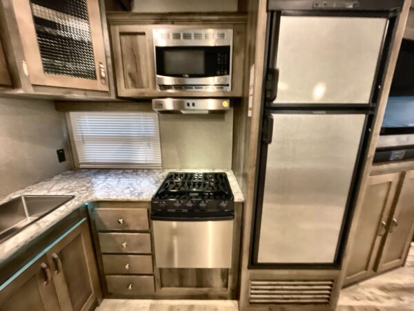 2018 KEYSTONE SPRINTER CAMPFIRE 26FWRL,