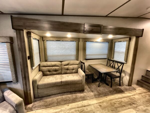 2018 KEYSTONE SPRINTER CAMPFIRE 26FWRL,