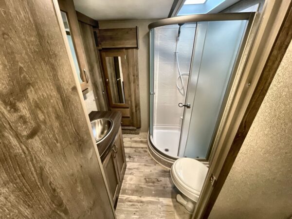 2018 KEYSTONE SPRINTER CAMPFIRE 26FWRL,