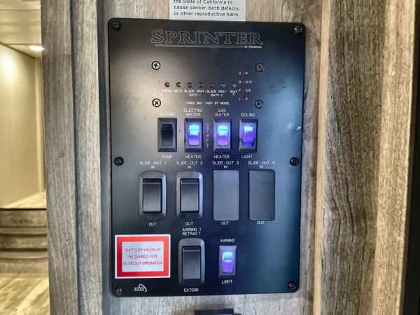 2018 KEYSTONE SPRINTER CAMPFIRE 26FWRL,