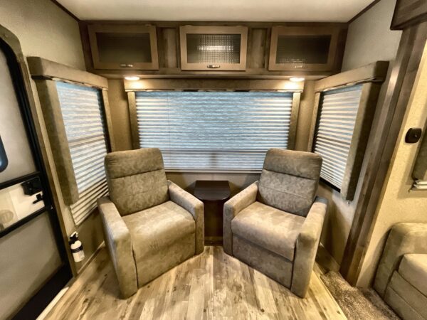 2018 KEYSTONE SPRINTER CAMPFIRE 26FWRL,