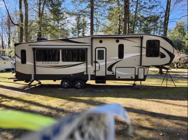 2019 Keystone Cougar Half-Ton 30RLS,
