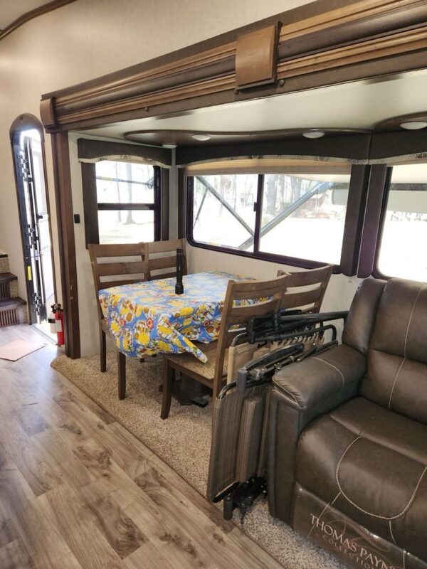 2019 Keystone Cougar Half-Ton 30RLS,