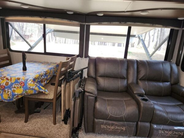 2019 Keystone Cougar Half-Ton 30RLS,