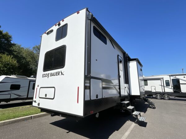 img_1592 2025 HEARTLAND EDDIE BAUER SIGNATURE 3600LF