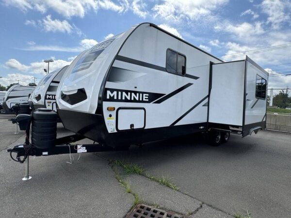 img_1659 2024 Winnebago Minnie 2529RG,