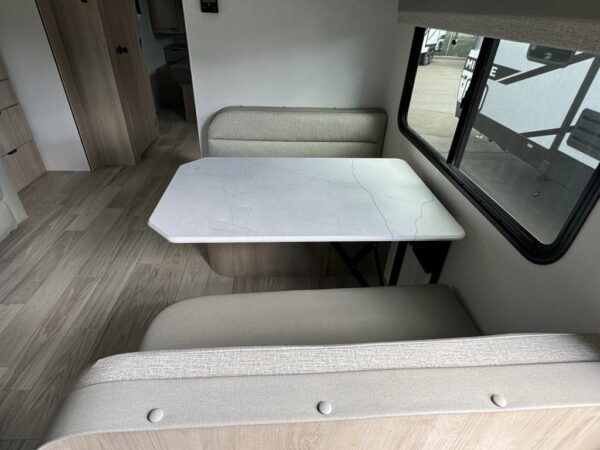 img_1662 2024 Winnebago Minnie 2529RG,