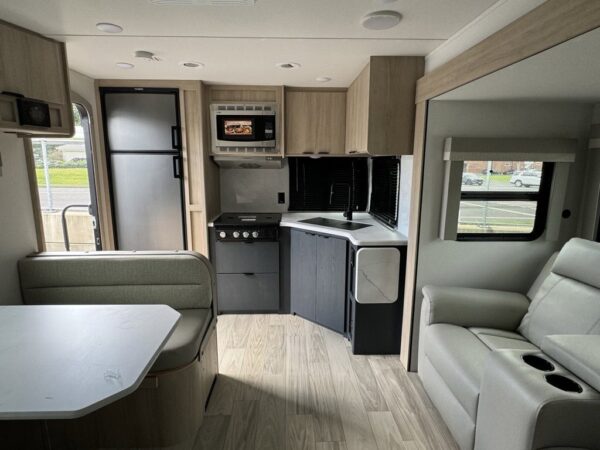 img_1665 2024 Winnebago Minnie 2529RG,