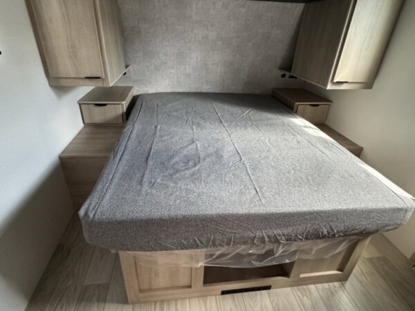 img_1674 2024 Winnebago Minnie 2529RG,