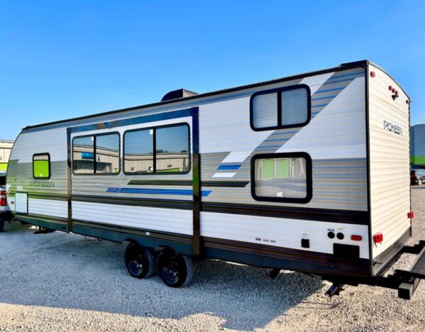 img_1796 2021 Heartland Pioneer