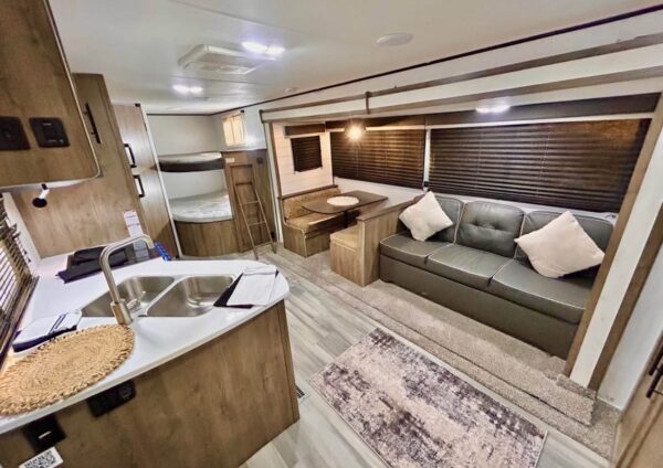 img_1799 2021 Heartland Pioneer