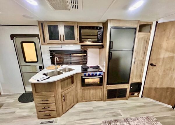 img_1803 2021 Heartland Pioneer