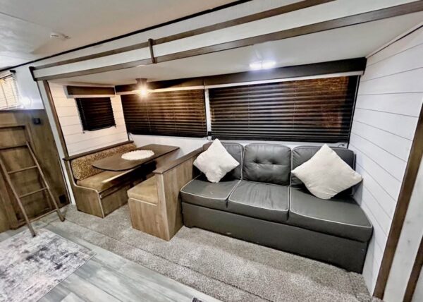 img_1804 2021 Heartland Pioneer