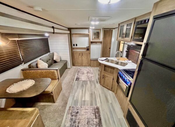 img_1806 2021 Heartland Pioneer