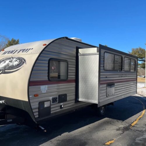 2019 Cherokee WoWolf pup 18TQ with slide out