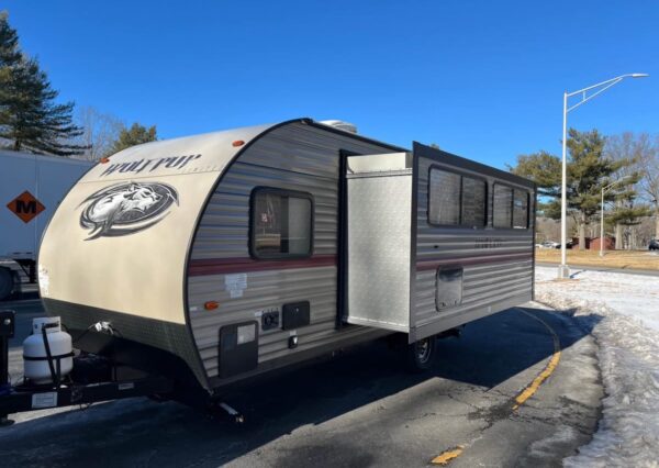 img_1829 2019 Cherokee WoWolf pup 18TQ with slide out