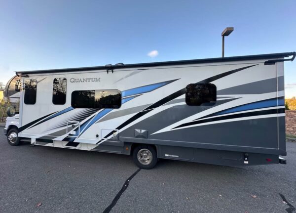 2023 Thor Motor Coach Quantum