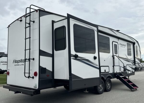 2022 Forest River   Flagstaff 529RLBS