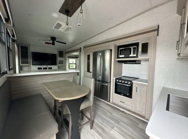 2022 Forest River   Flagstaff 529RLBS