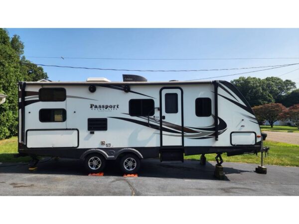 2018 Keystone Passport Ultra Lite Grand Touring 2400BH