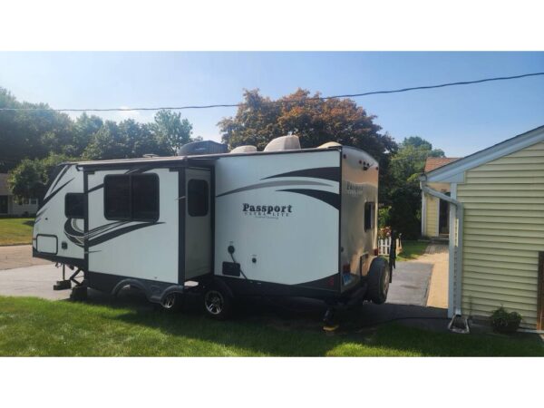 2018 Keystone Passport Ultra Lite Grand Touring 2400BH