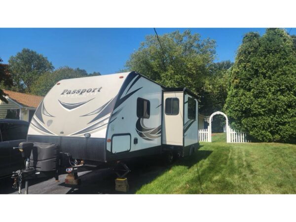 2018 Keystone Passport Ultra Lite Grand Touring 2400BH
