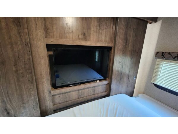 2018 Keystone Passport Ultra Lite Grand Touring 2400BH