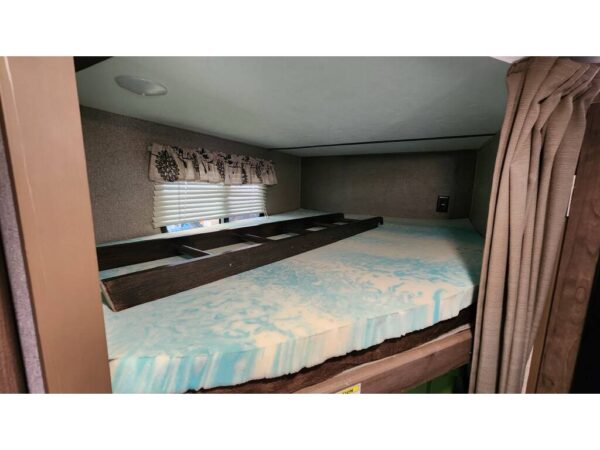 2018 Keystone Passport Ultra Lite Grand Touring 2400BH