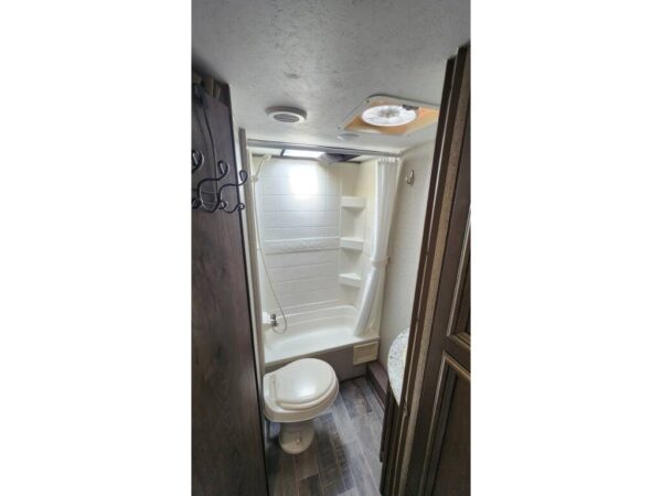 2018 Keystone Passport Ultra Lite Grand Touring 2400BH