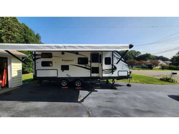 2018 Keystone Passport Ultra Lite Grand Touring 2400BH