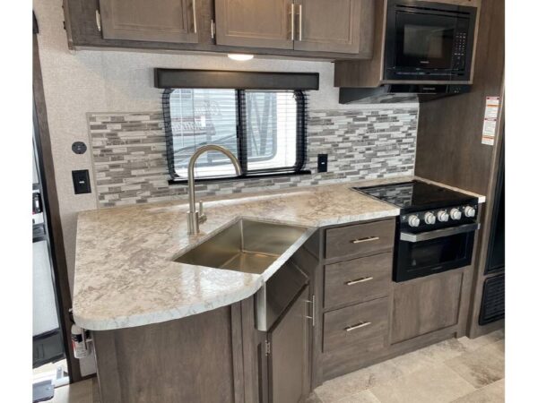 2020 Coleman LANTERN 263 BH