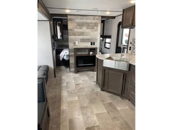 2020 Coleman LANTERN 263 BH